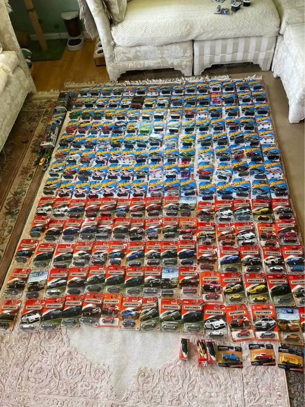 Large 250+ Hot Wheels and Matchbox Die-Cast Car Collection